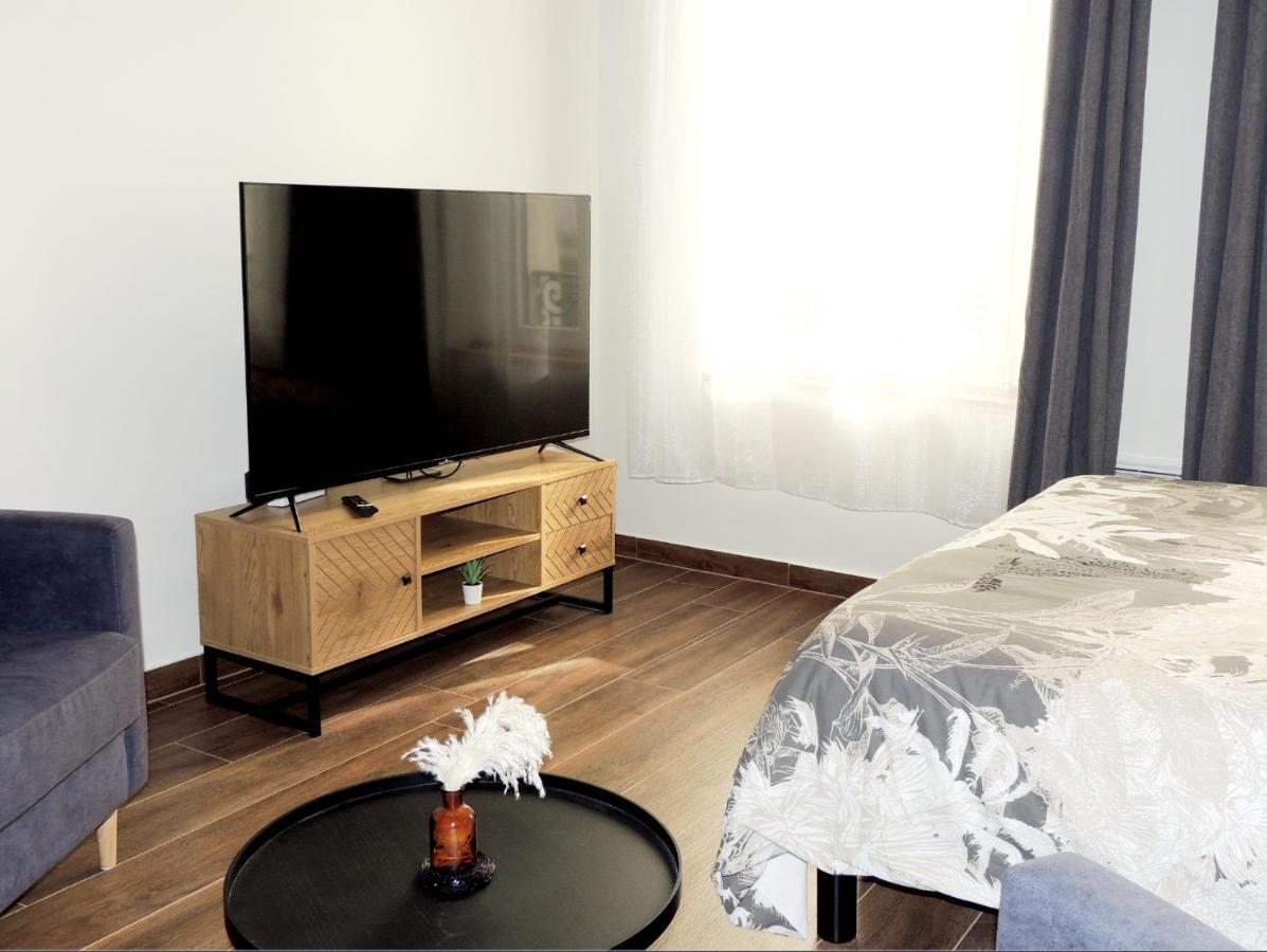 Studio Tout Confort A 2 Pas Du Chateau St Germain Saint-Germain-en-Laye Exterior foto